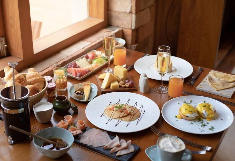 هتل Sanctum Inle Resort