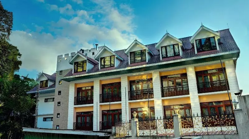 호텔 Summit Golden Crescent