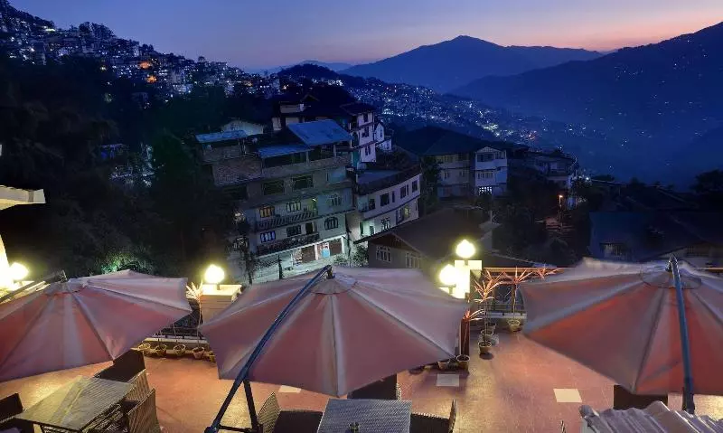 호텔 Summit Golden Crescent