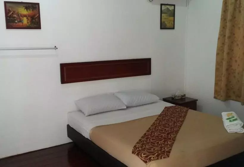 Hotel Zen Rooms Uptown Beach Resort