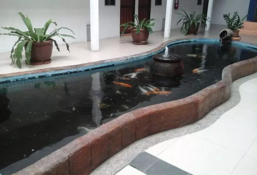 Hotel Zen Rooms Uptown Beach Resort