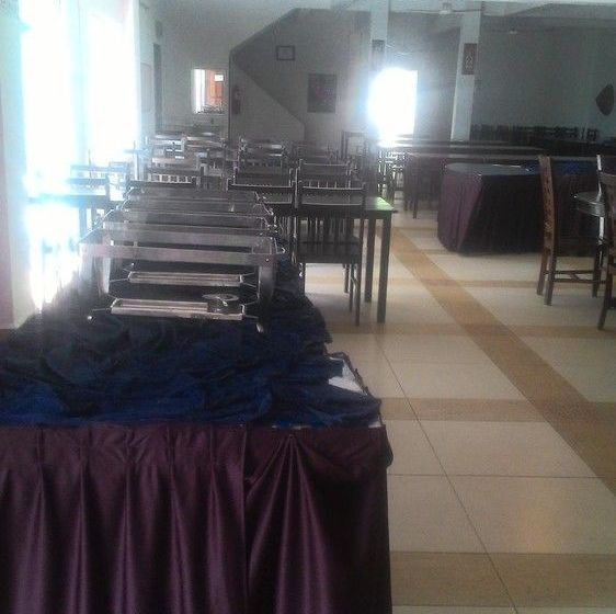 فندق Zen Rooms Uptown Beach Resort