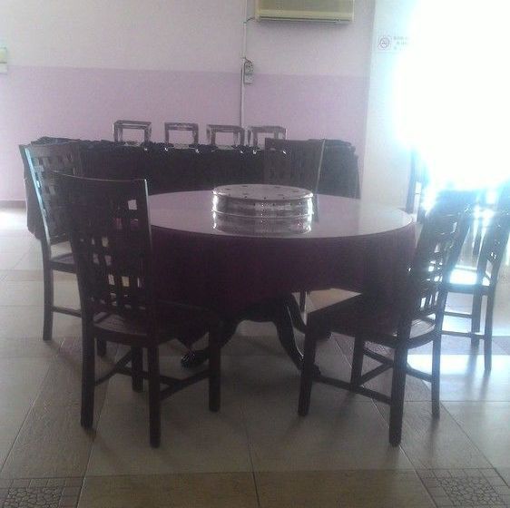 فندق Zen Rooms Uptown Beach Resort