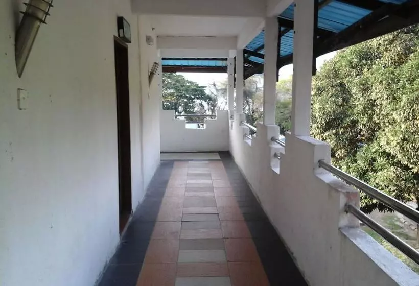 Hotel Zen Rooms Uptown Beach Resort