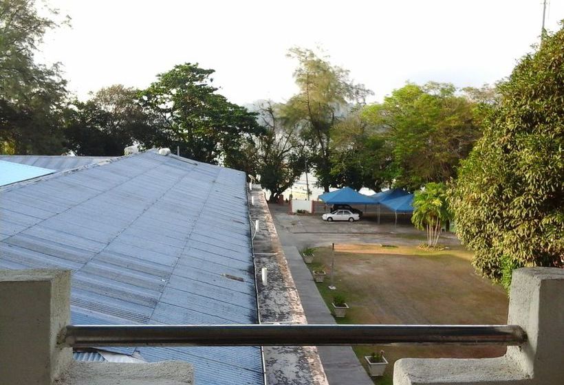 فندق Zen Rooms Uptown Beach Resort