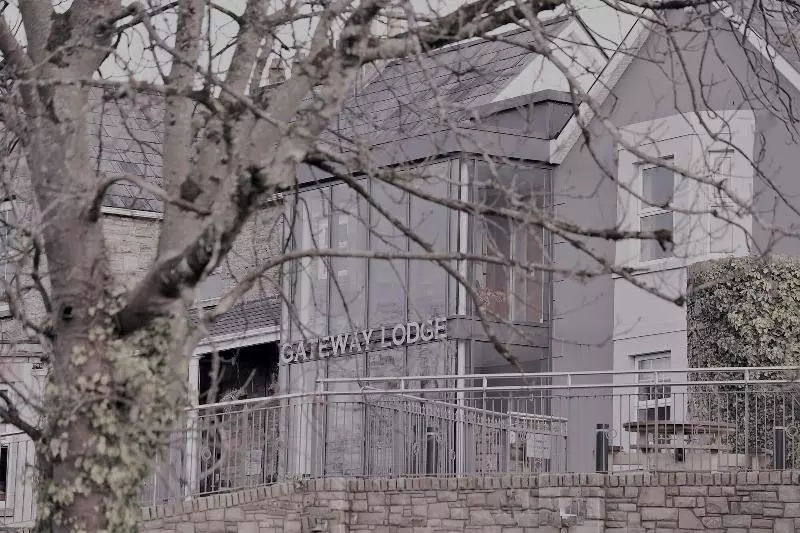 بنسيون The Gateway Lodge