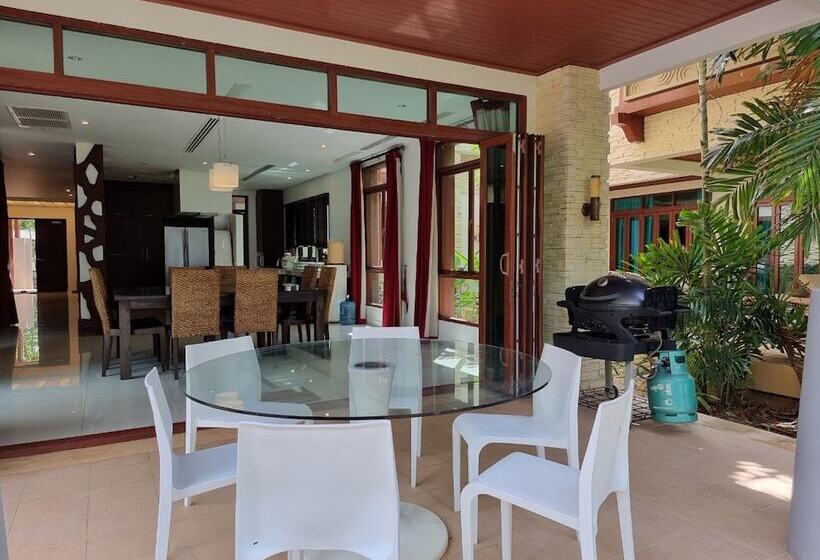 Amatapura Beach Villa 15