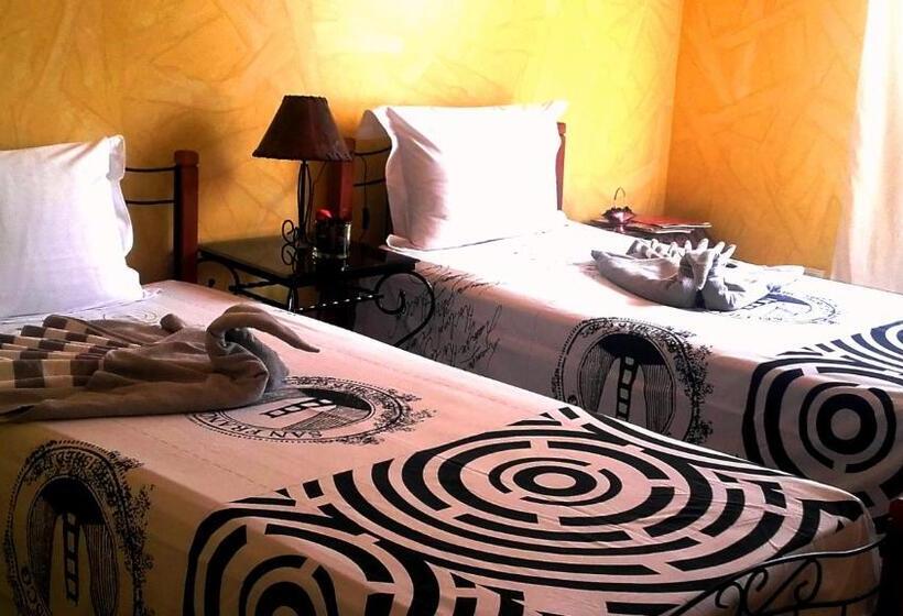 민박 Riad Dar Zidane