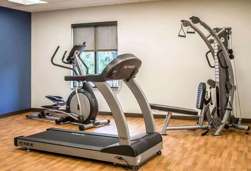 فندق Comfort Suites Hartville North Canton