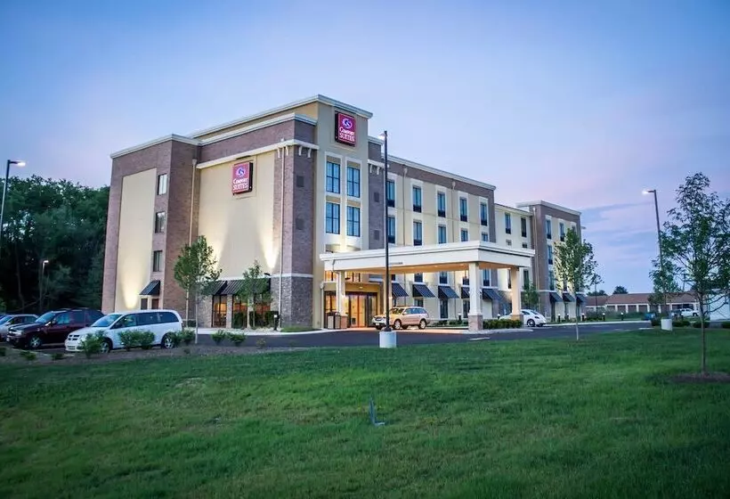 فندق Comfort Suites Hartville North Canton