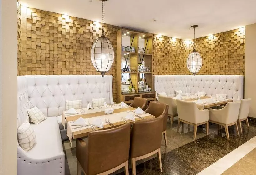 هتل Crowne Plaza Borjomi, An Ihg