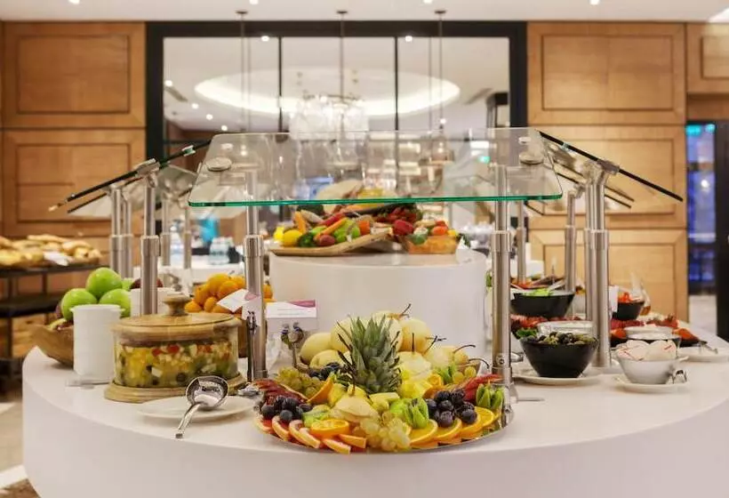 هتل Crowne Plaza Borjomi, An Ihg