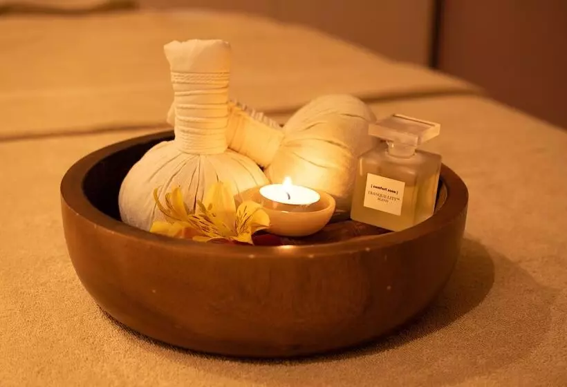 هتل Crowne Plaza Borjomi, An Ihg