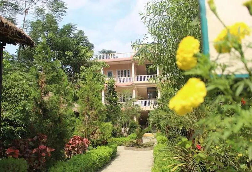 هتل Eco Adventure Resort