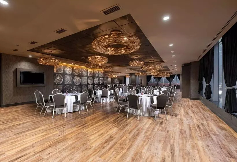 هتل Hilton Garden Inn Pittsburgh Downtown