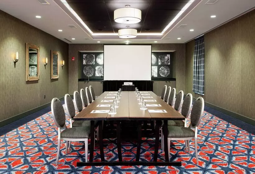 هتل Hilton Garden Inn Pittsburgh Downtown