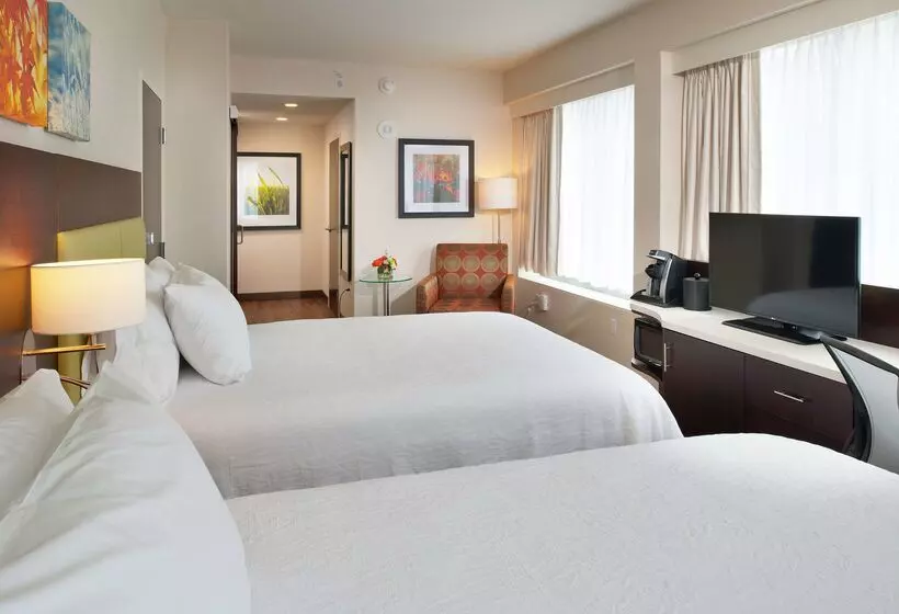 هتل Hilton Garden Inn Pittsburgh Downtown