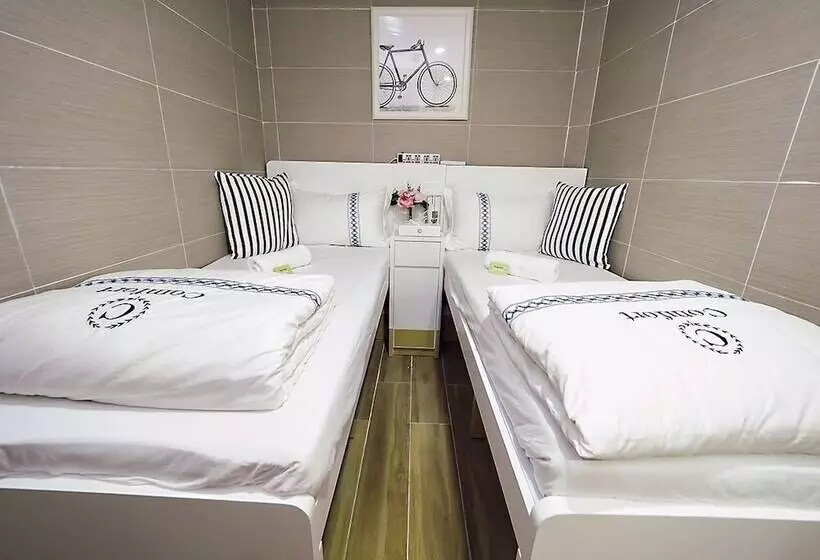 هتل Joyous Guest House