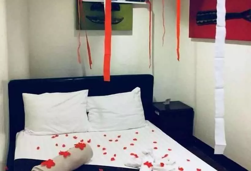 בית מלון כפרי Kawayanan Heights Inn