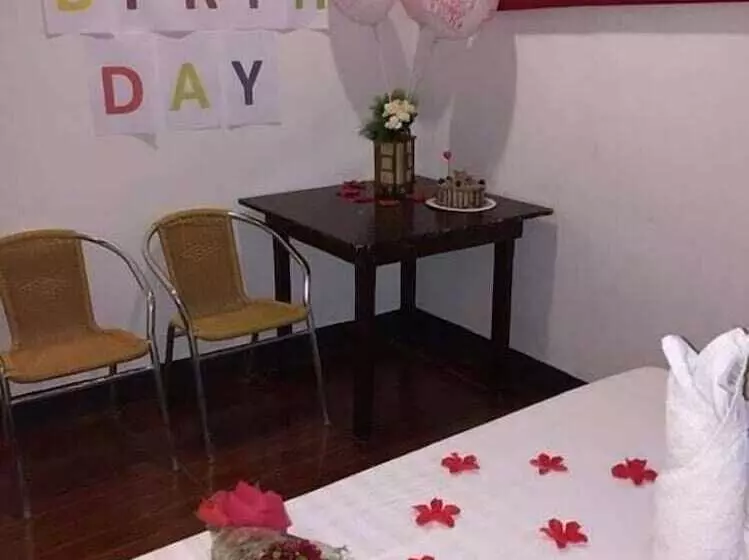 בית מלון כפרי Kawayanan Heights Inn