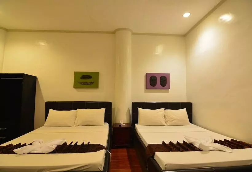 בית מלון כפרי Kawayanan Heights Inn