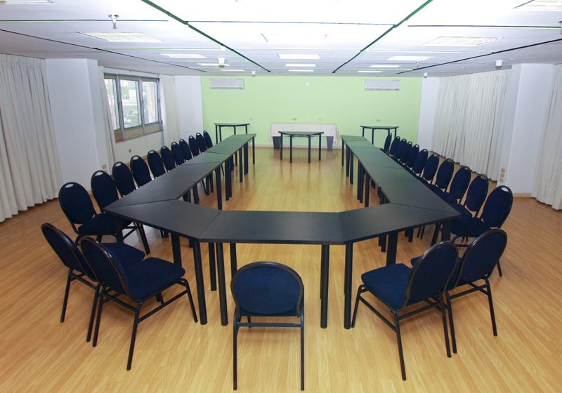 Отель Los Leones