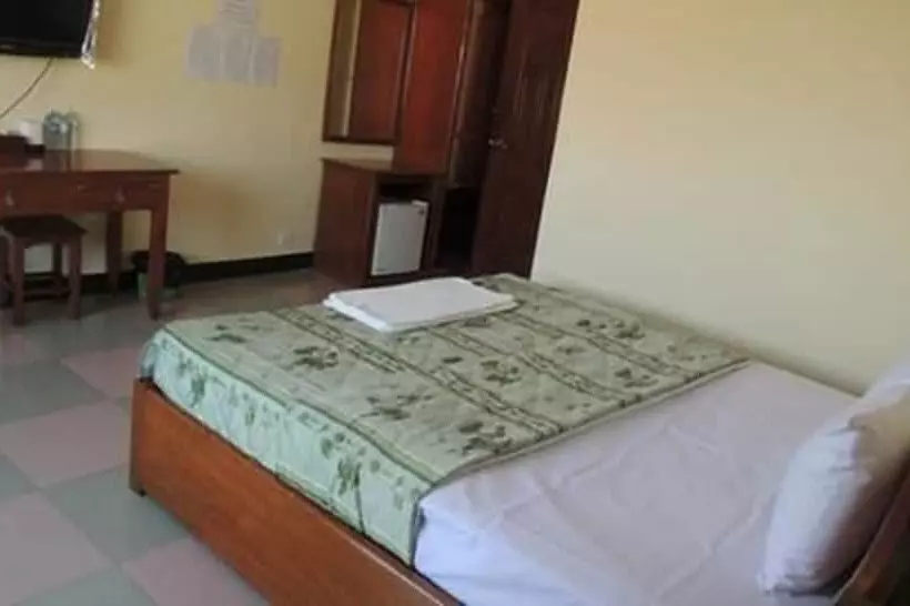 בית מלון כפרי M H