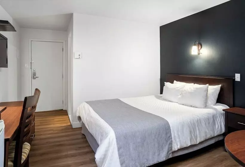 Отель Marineau La Tuque Centre