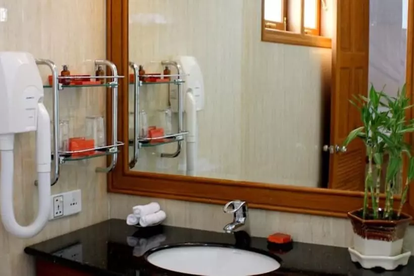 The Hotel Myat Taw Win