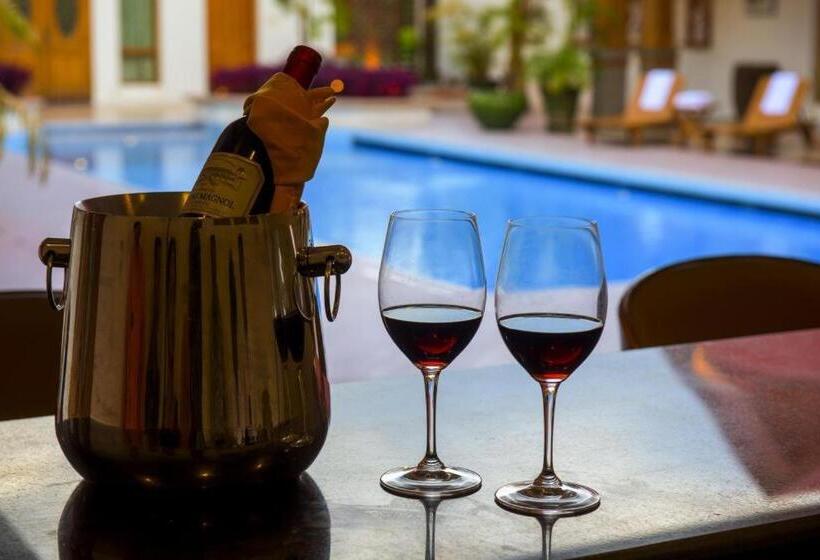 The Hotel Myat Taw Win