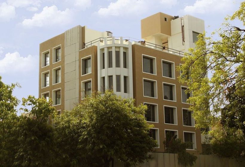 בית מלון כפרי Treebo Trend Parker