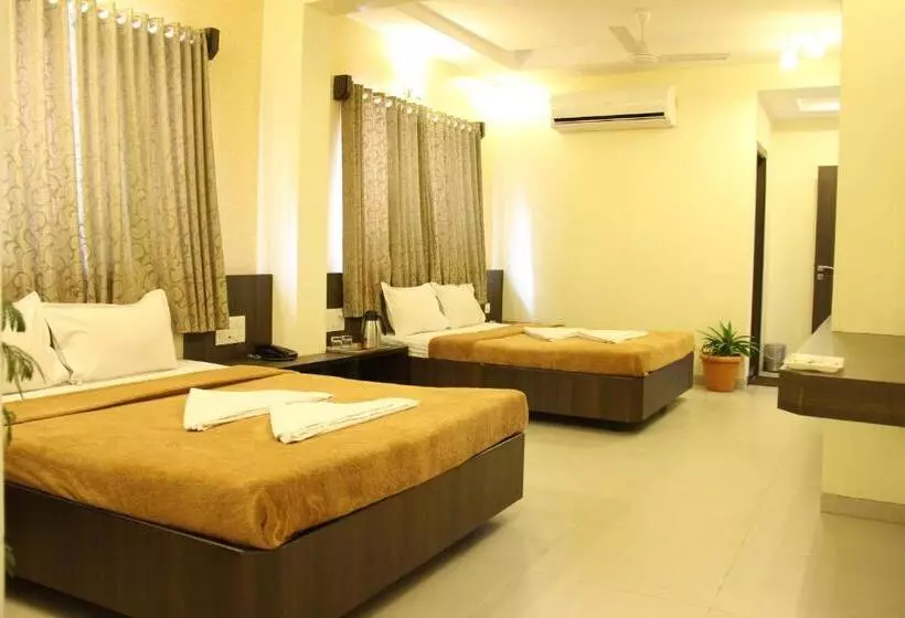 Hotel Sai Gurusthan