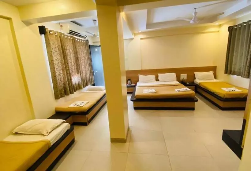 Hotel Sai Gurusthan