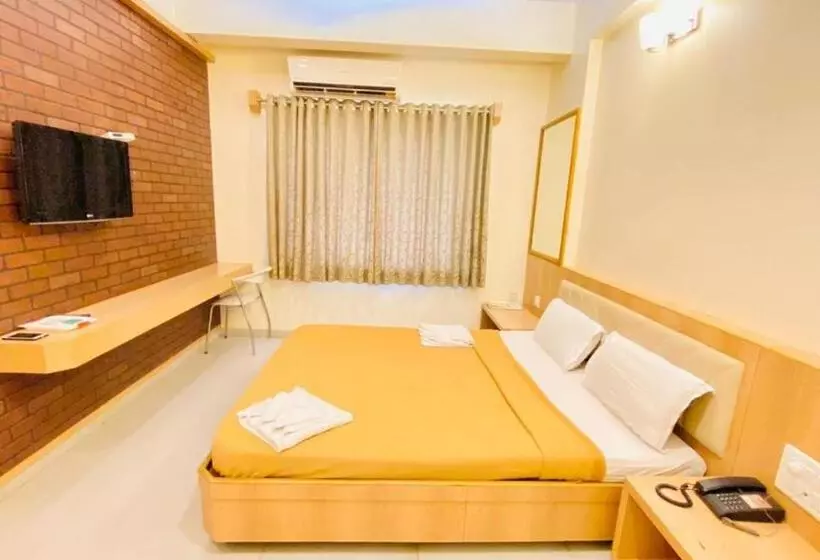 Hotel Sai Gurusthan