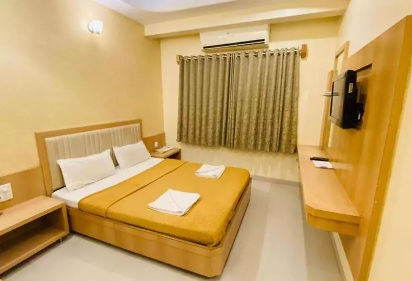 Hotel Sai Gurusthan