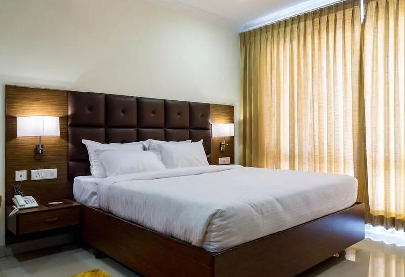 Отель Saptagiri