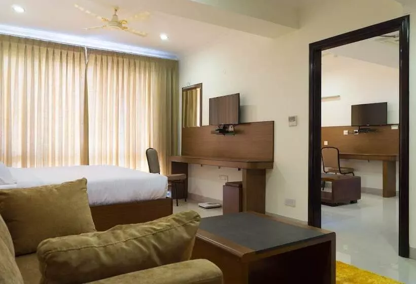 Отель Saptagiri