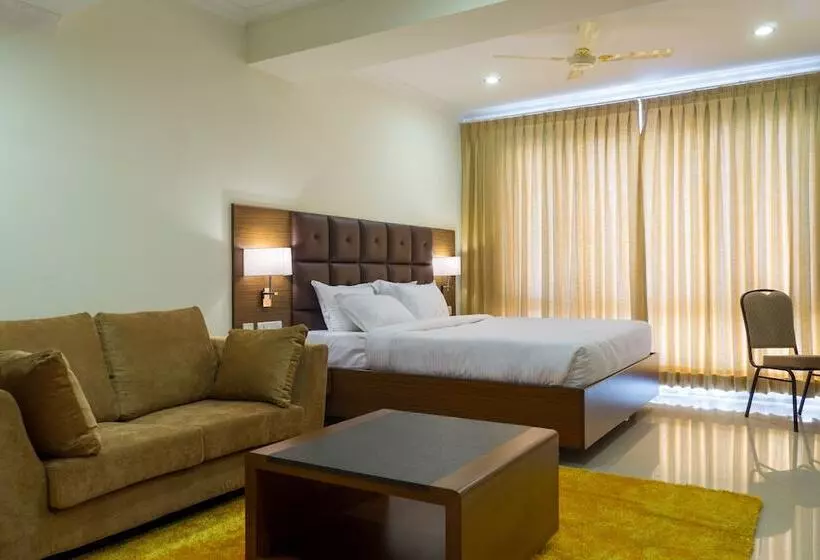 Отель Saptagiri