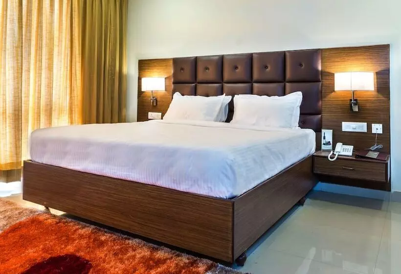 Отель Saptagiri