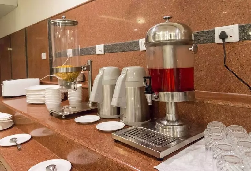 Отель Saptagiri