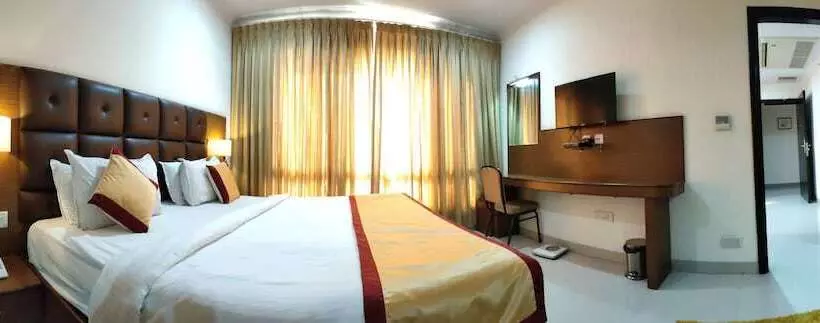 Отель Saptagiri