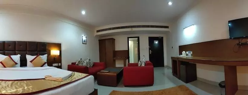 Отель Saptagiri