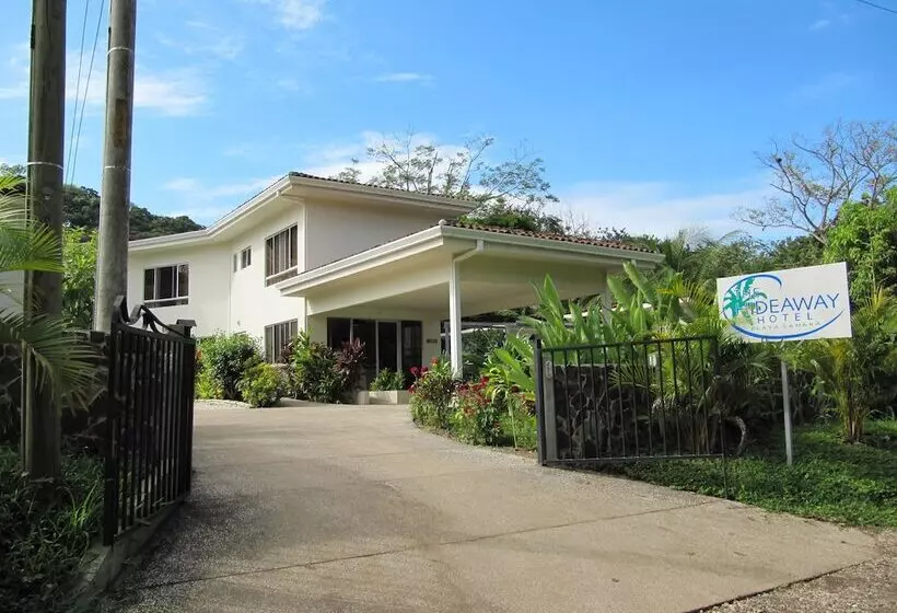 בית מלון כפרי The Hideaway