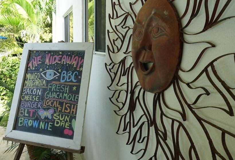 فندق The Hideaway