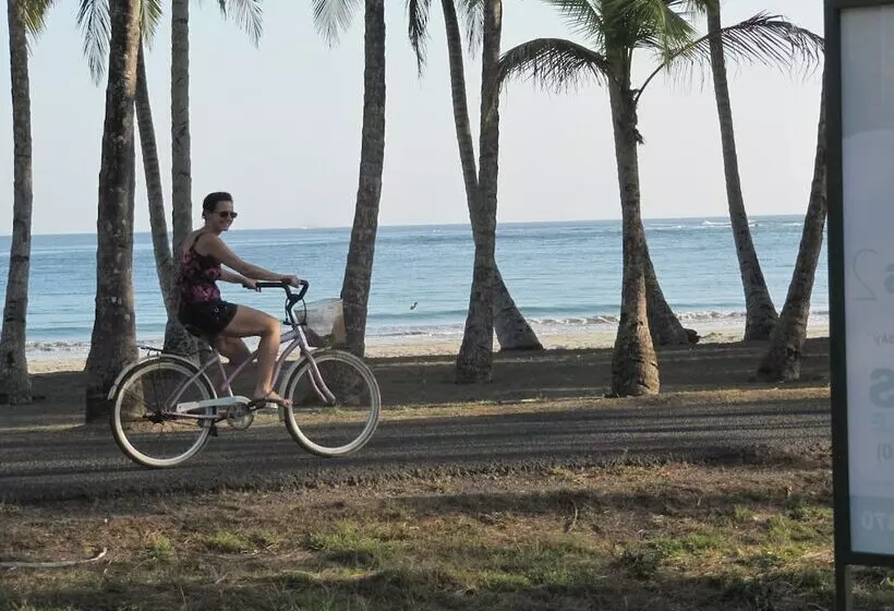 בית מלון כפרי The Hideaway