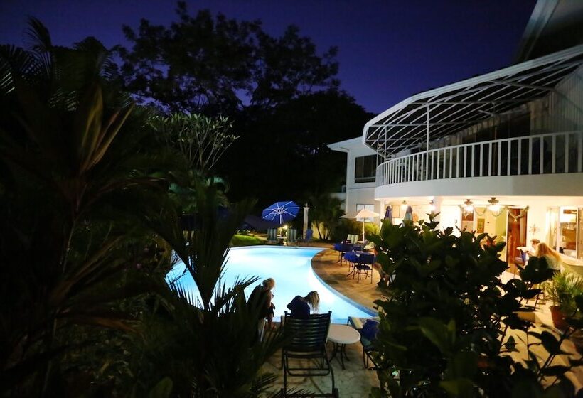 فندق The Hideaway