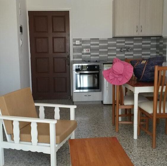 Pavlinia Hotel Apartments