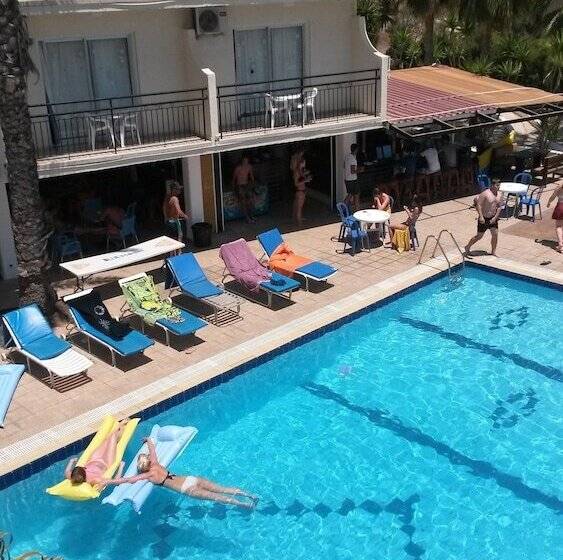 Pavlinia Hotel Apartments