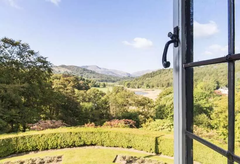 Bed and Breakfast Nanny Brow