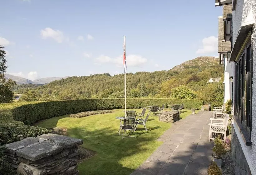 Bed and Breakfast Nanny Brow